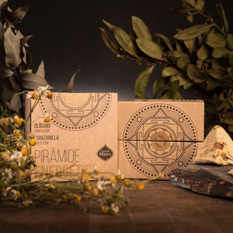 Pirâmide Sagrada Madre - Olíbano/Camomila - Loja Mística