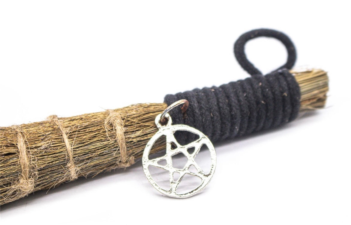 Vassoura Pentagrama - Loja Mística